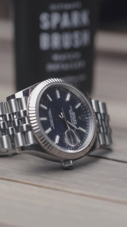 SparkBrush: Cepillo Suave para Joyas y Relojes